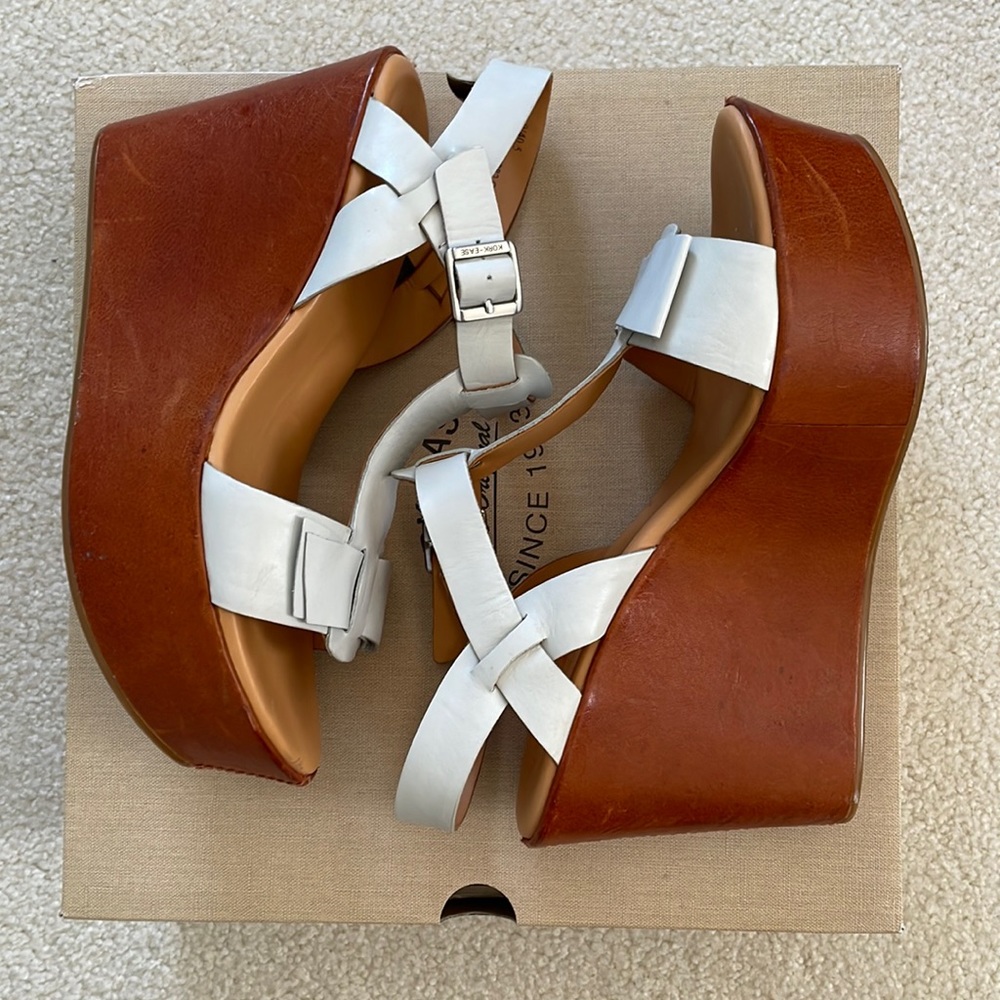 Womens Kork Ease White Leather T-Strap Ankle Strap High Wedge Sandals Size 9 M